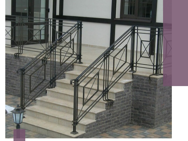 Перила для крыльца в Большой Камне — монтаж, изготовление и установка