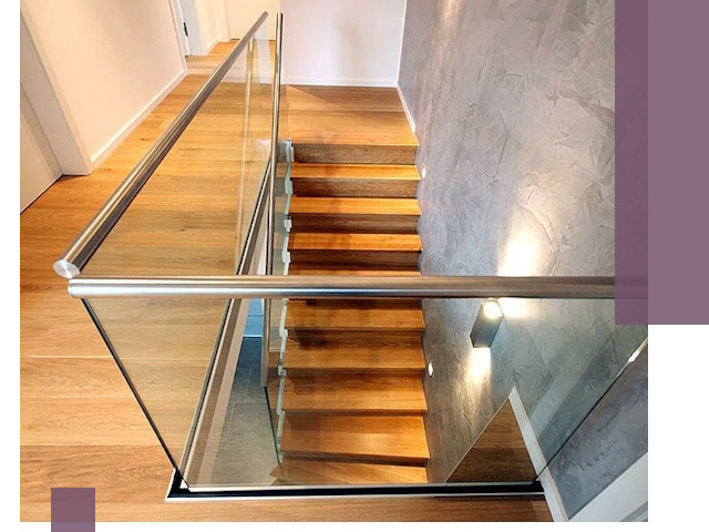 Перила для лестницы в доме — изготовление и монтаж в Большой Камне