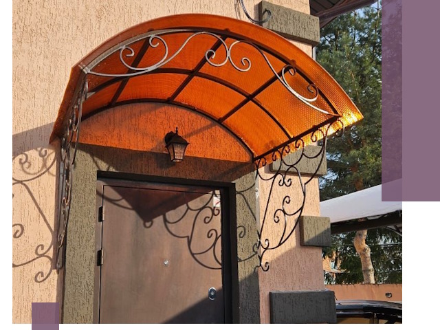 Демонтаж козырьков в Большой Камне быстро и безопасно