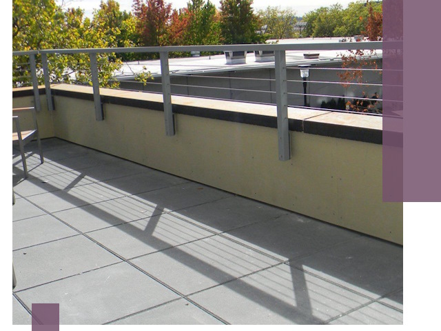 Металлические парапеты под ключ в Большой Камне: монтаж и изготовление